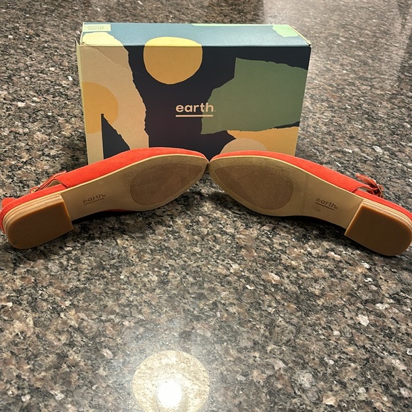 New Earth shoes - Picture 4 of 7